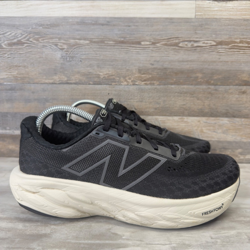 New Balance Fresh Foam 1080v13 Women's Size 9 Black White Running Shoes Sneakers